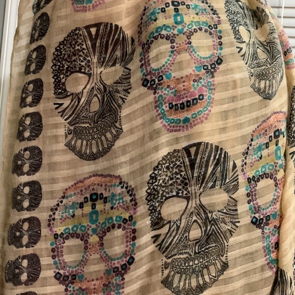 Scarf - Picture 6 of 6